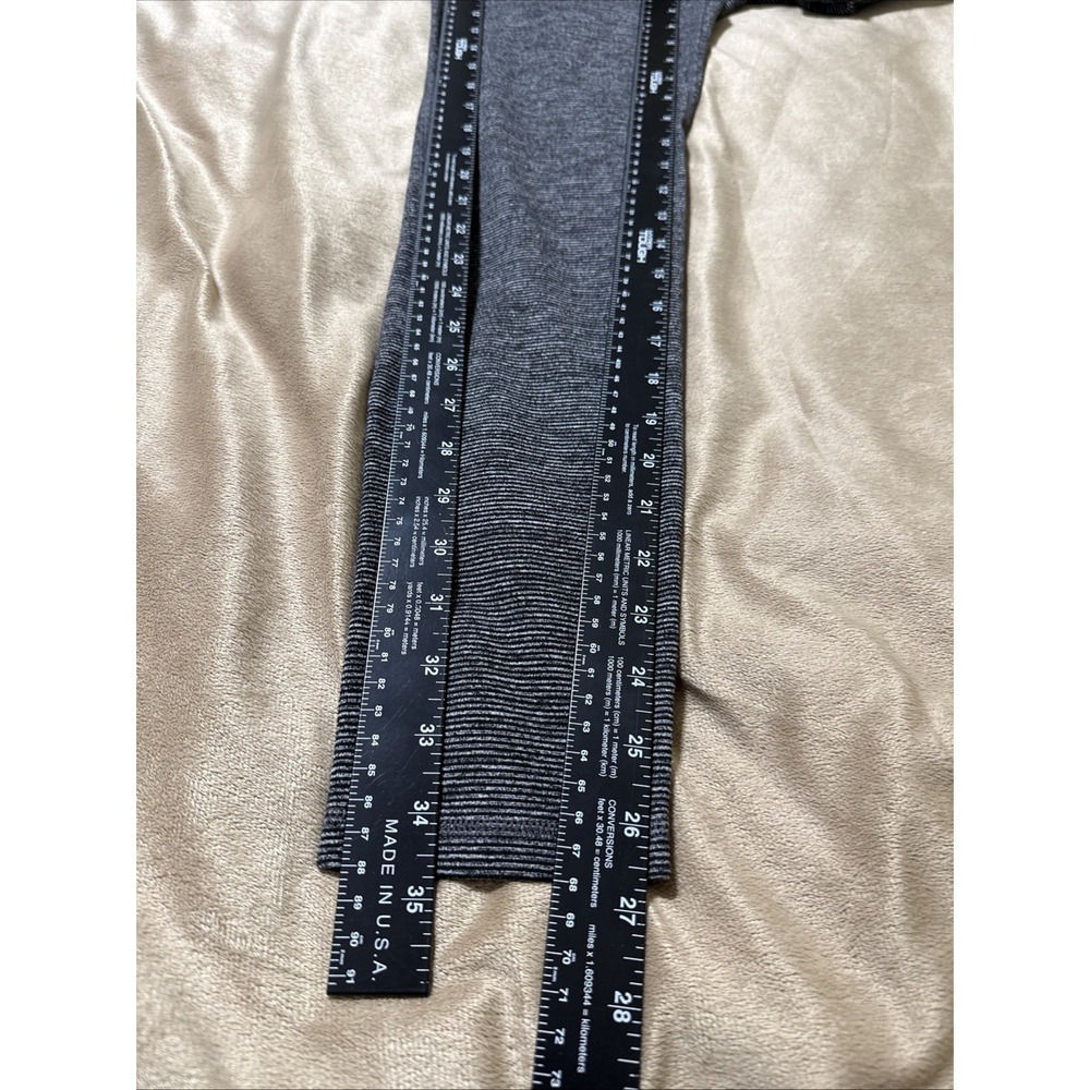 Old Navy Active Go-Dry Space Dye Striped Athletic Leggings - Picture 4 of 7